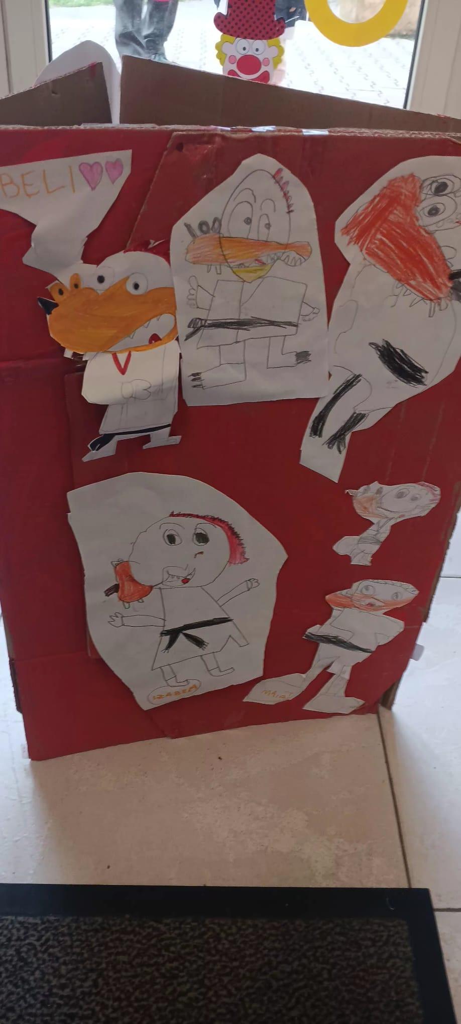  <div class=foto_classe_white>A0</div>
<div class=foto_classe_white>SCUOLA INFANZIA CARCHITTI</div>
<div class=foto_classe_white>PALESTRINA</div> 